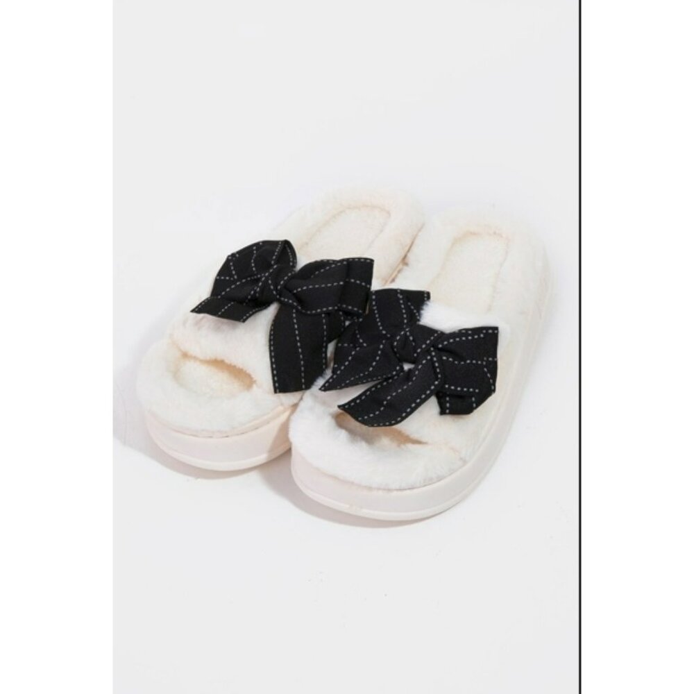 Open Toe Bow Fuzzy Slippers Size 9-10